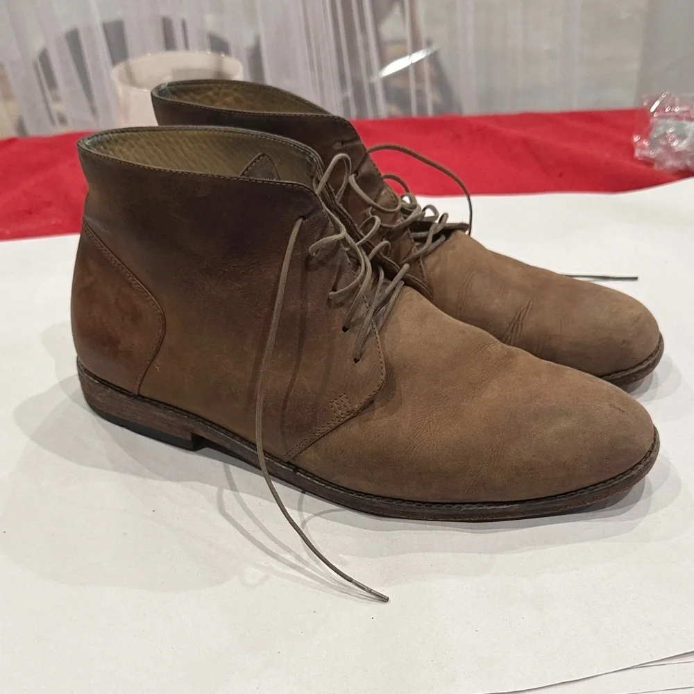 Nisolo Tan Leather Chukka Boots